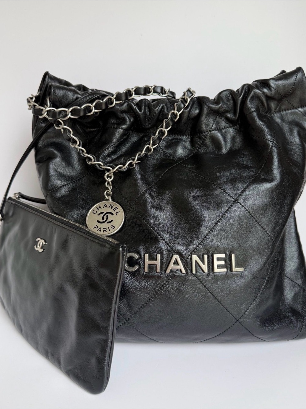 CHANEL 22 Black Diamond Quilted Leather Medium in brushed silver FULL INCLUSION